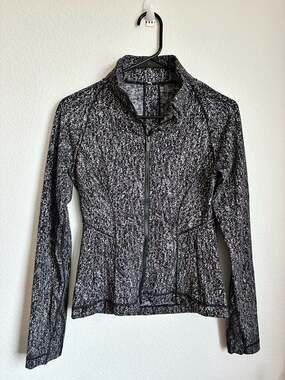 Lululemon Lightly Jacket Luon Suited Jacquard Black White Size 6